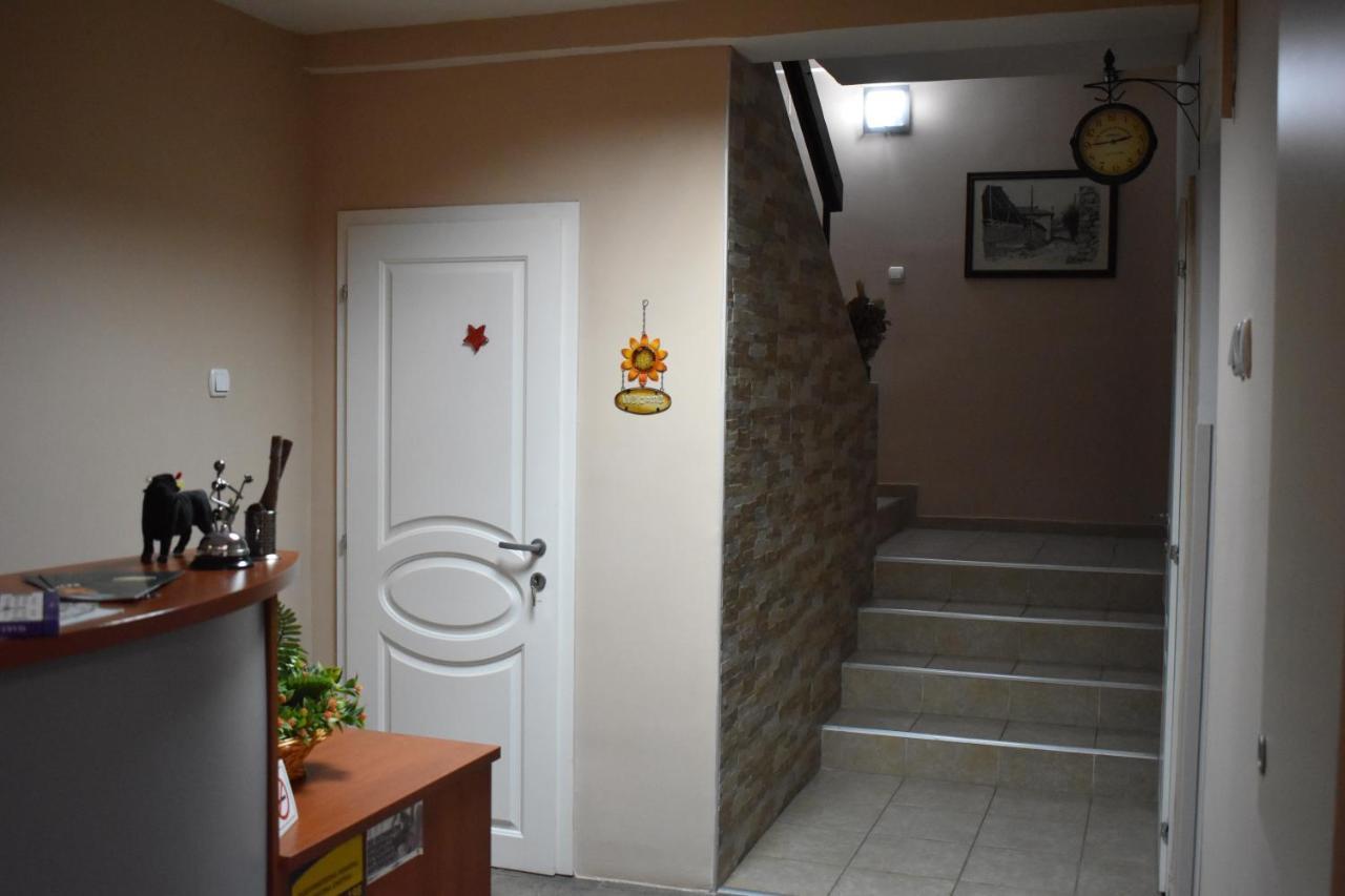 Guest House Kozle Skopje Ngoại thất bức ảnh