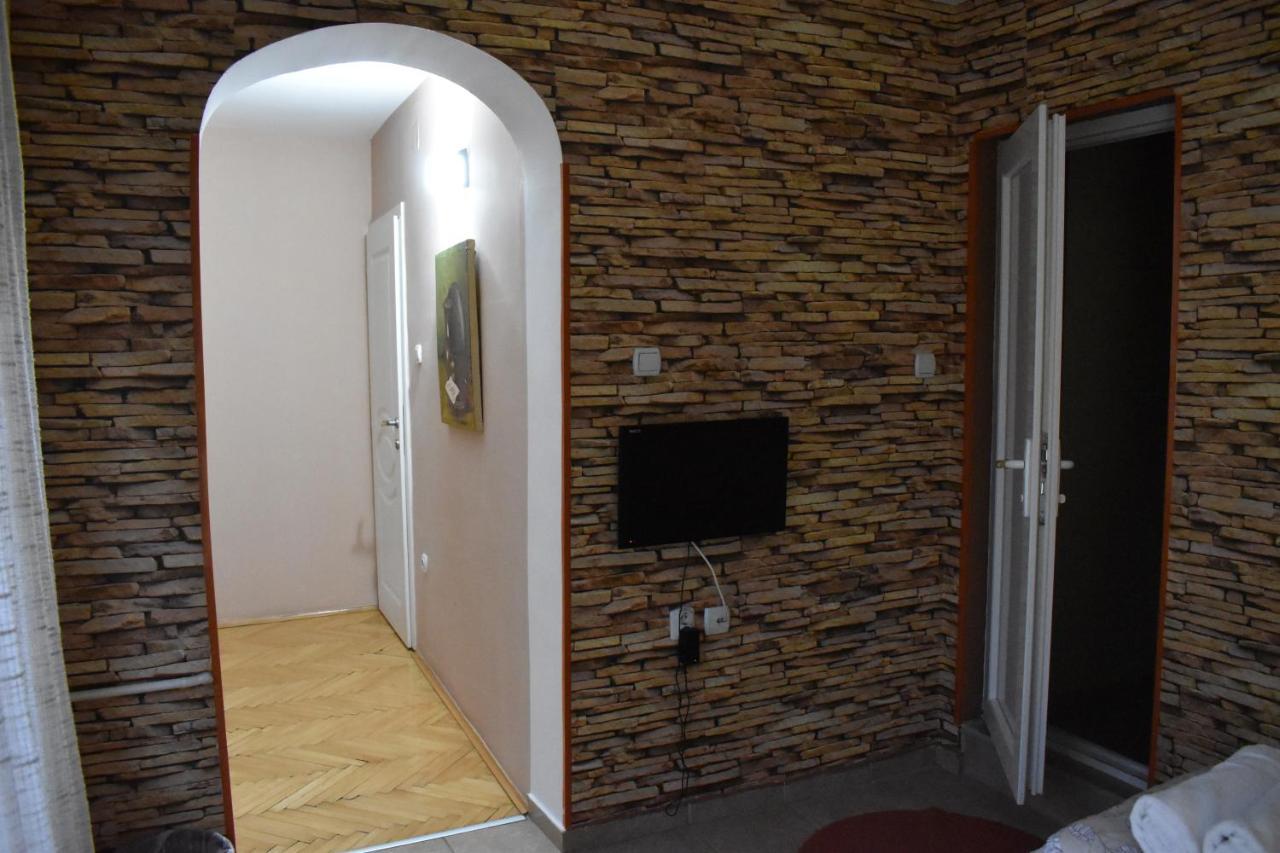 Guest House Kozle Skopje Ngoại thất bức ảnh