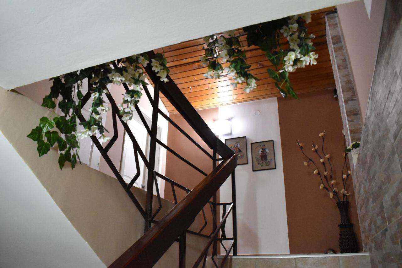 Guest House Kozle Skopje Ngoại thất bức ảnh