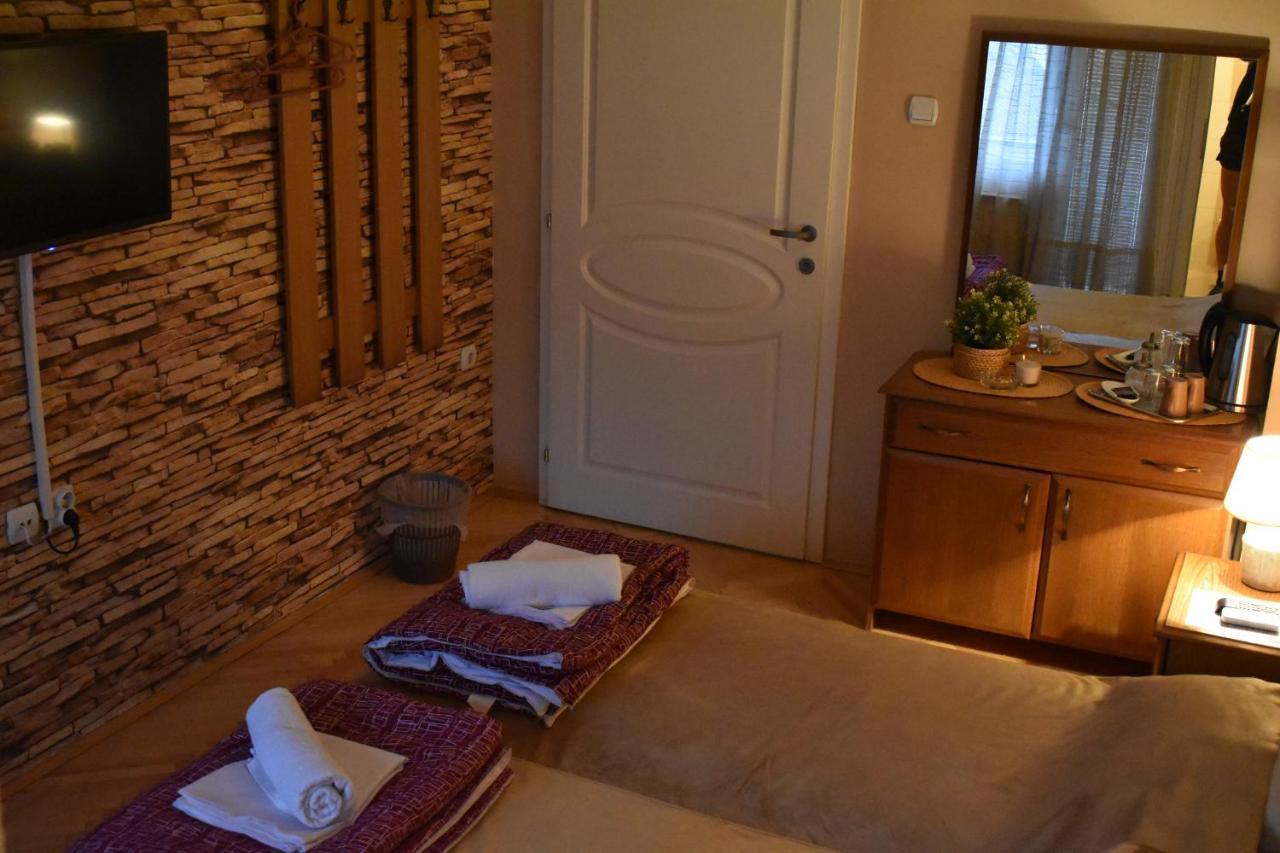 Guest House Kozle Skopje Ngoại thất bức ảnh